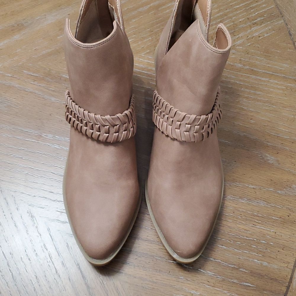 DV by dolce vita Orson booties, Size 10, NWOT - Picture 3 of 10